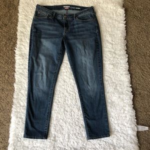Levis modern skinny jeans, size 32